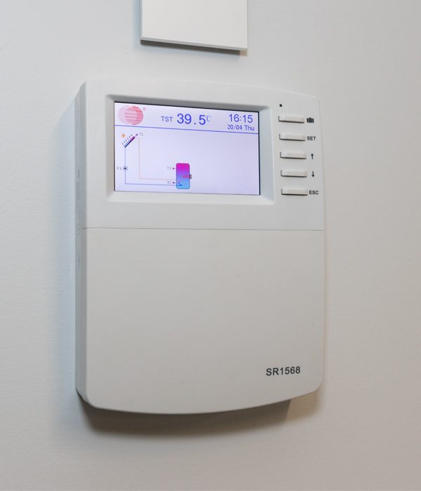 wall mounted colour controller